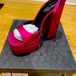 Azalea Wang Chunky heels, hot pink 7.5 , new